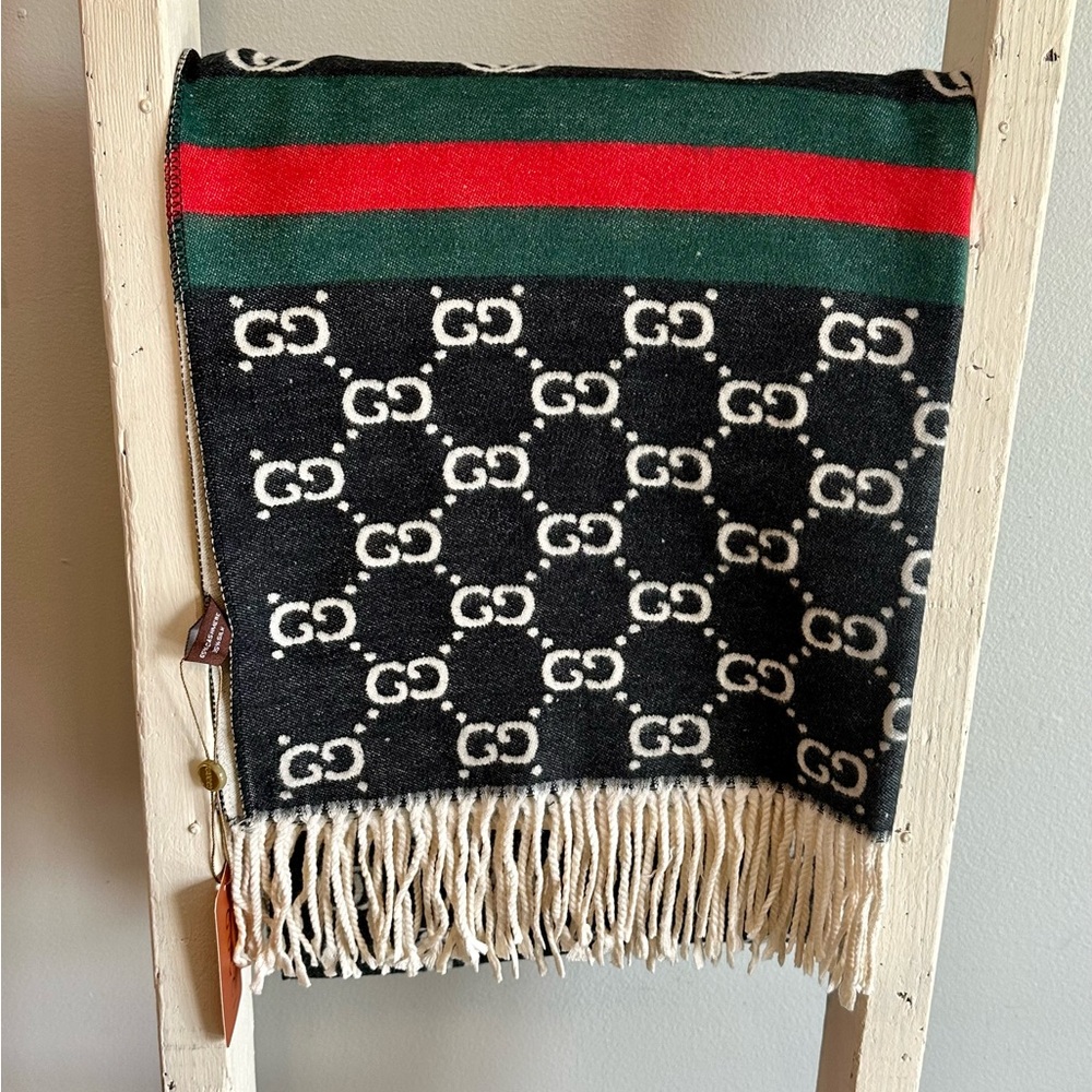 Black and cream cashmere and silk GG scarf